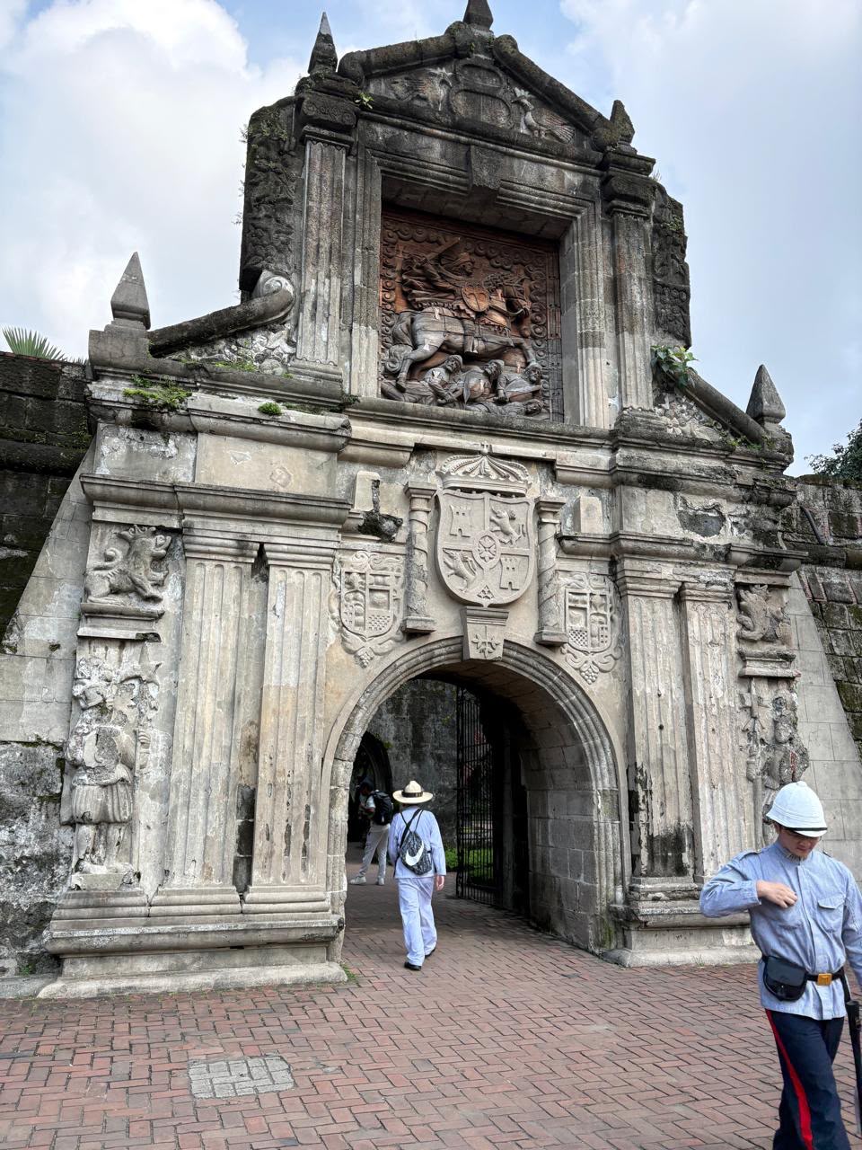 Architecture and civic space in Manila