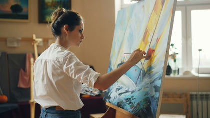 Painter at work in a light-filled studio. Photo: Vitaly Gariev / Unsplash. Illustrative editorial image, not the actual venue or facilitator.